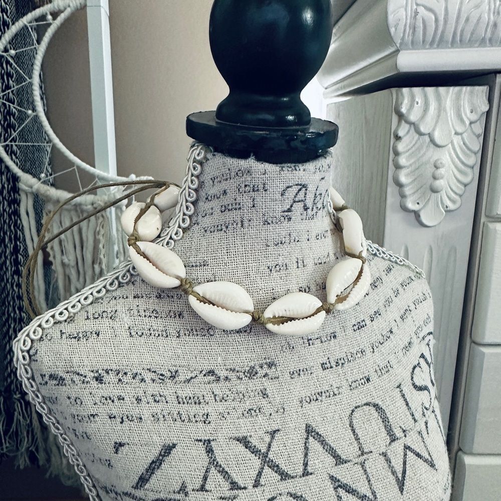 Cowrie Shell Adjustable Anklet